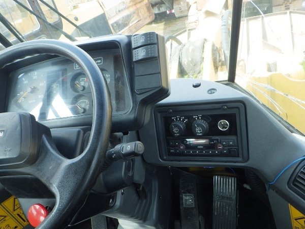 KAWASAKI 80ZV-2 ★ Loader(Crawled/Wheeled) ★ CAB, BKT, A/C, 10,959km - Image 61