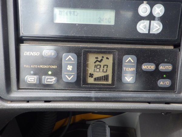 KAWASAKI 80ZV-2 ★ Loader(Crawled/Wheeled) ★ CAB, BKT, A/C, 10,959km - Image 62