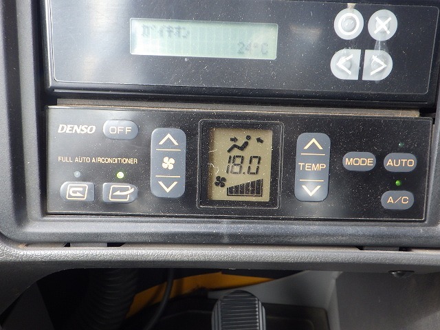 KAWASAKI 80ZV-2 ★ Loader(Crawled/Wheeled) ★ CAB, BKT, A/C, 10,959km