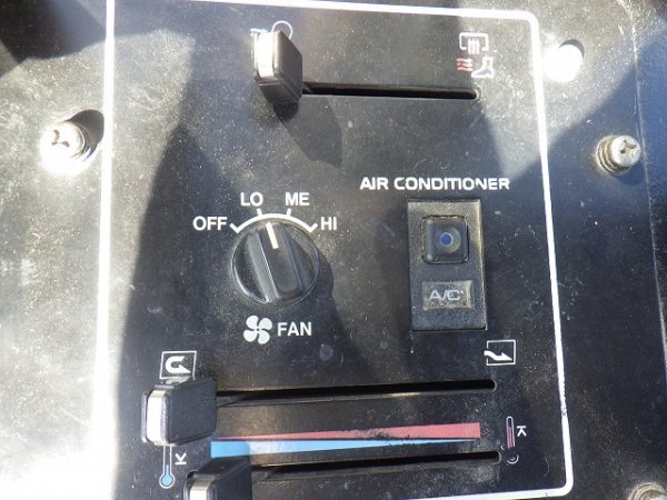 TCM 880 ★ Loader(Crawled/Wheeled) ★ CAB, A/C - Image 55