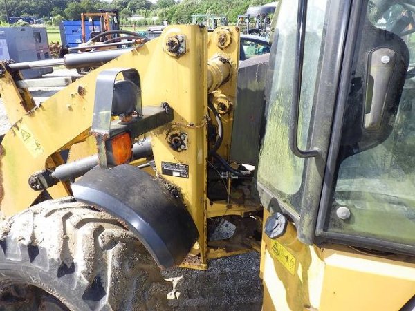 CAT 902C2 ★ Loader(Crawled/Wheeled) ★ CAB - Image 8