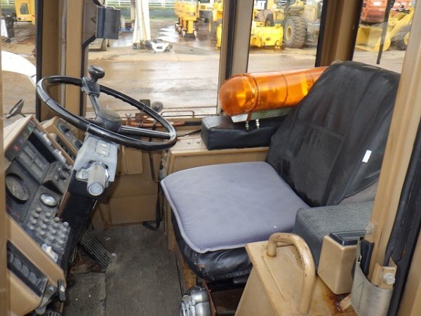 CAT 910E ★ Loader(Crawled/Wheeled) ★ CAB, A/C, W/ PATROL RIGHT - Image 48