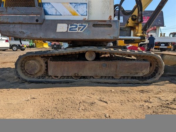 YANMAR B27-1 ★ Excavator ★ 300R, CAB, Blade, Piping - Image 42