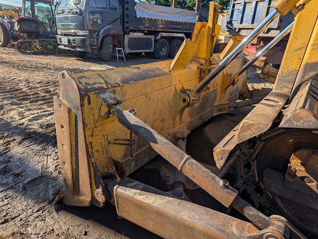 KOMATSU D65P-12E ★ Bulldozer ★ 940LGP, CAB, S/T Dozer, A/C