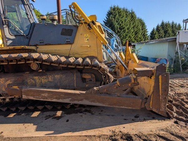 KOMATSU D65P-12E ★ Bulldozer ★ 940LGP, CAB, S/T Dozer, A/C - изображение 12