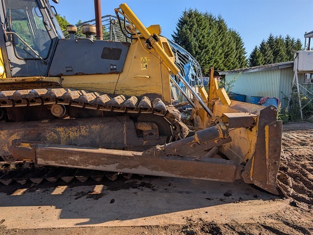KOMATSU D65P-12E ★ Bulldozer ★ 940LGP, CAB, S/T Dozer, A/C