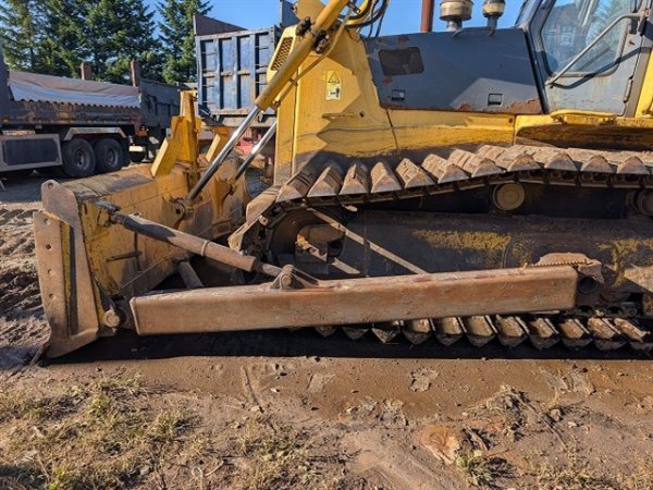 KOMATSU D65P-12E ★ Bulldozer ★ 940LGP, CAB, S/T Dozer, A/C - изображение 14