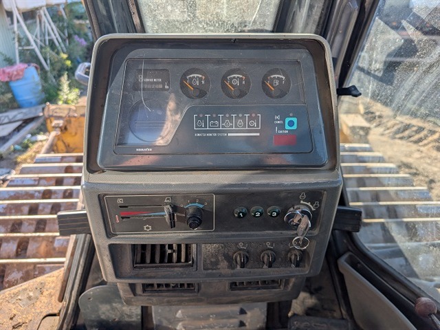 KOMATSU D65P-12E ★ Bulldozer ★ 940LGP, CAB, S/T Dozer, A/C