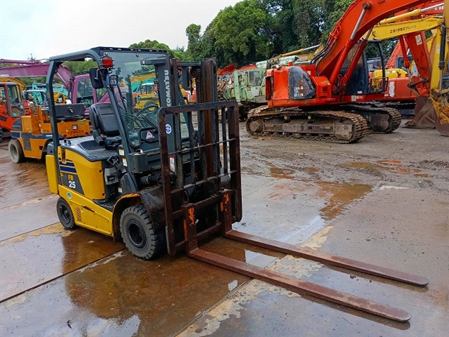KOMATSU FB25-12 ★ Forklift ★ 3.0m, 2900kg, W/ BATTERY CHARGER