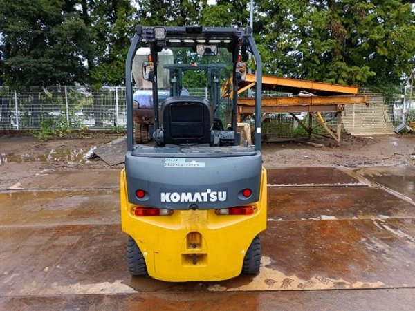 KOMATSU FB25-12 ★ Forklift ★ 3.0m, 2900kg, W/ BATTERY CHARGER - Image 6