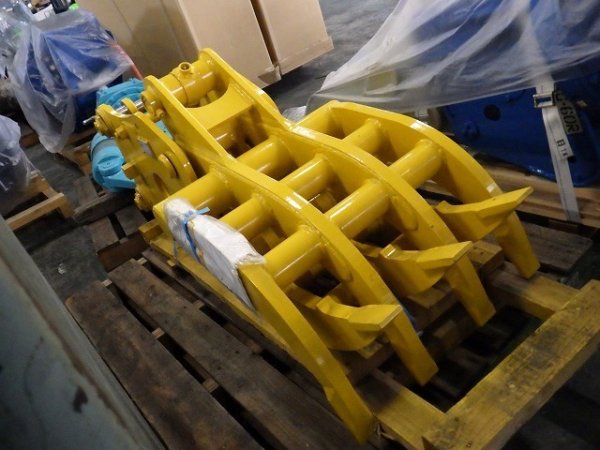 FURUKAWA FGF60 ★ Parts & Attachment ★ Hydraulic Grapple, Unused - Image 3
