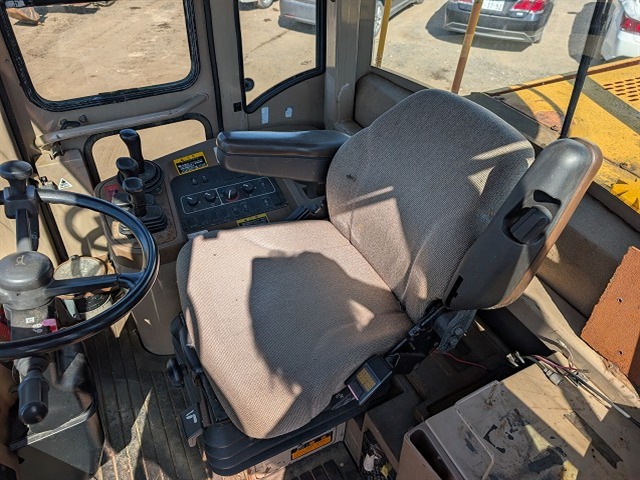 HITACHI LX100-5 ★ Loader(Crawled/Wheeled) ★ CAB, V-Plow, Piping, A/C, 54,818km