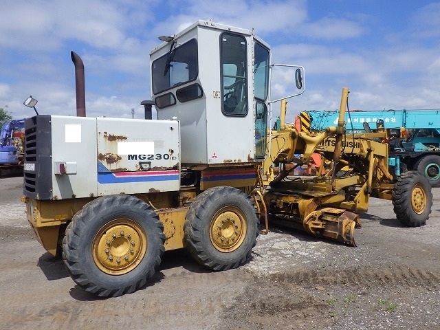 MITSUBISHI MG230E ★ Road Equipment ★ CAB, SCARIFIER, Blade 3.1m, 抹消