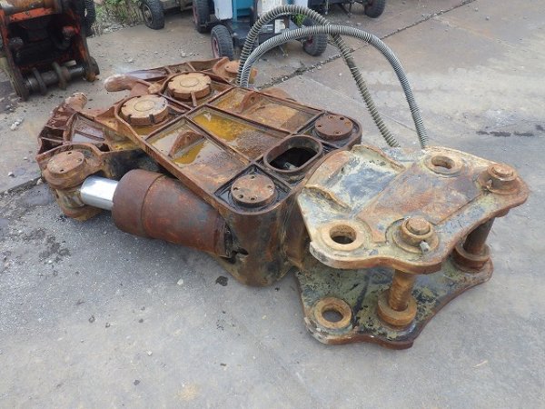 N/A PRIMARY-CRUSHER ★ Parts & Attachment ★ Operation Not Confirmed and also not checked Damage and Missing parts 動作未確認、また目視での破損・欠品も確認していない - Image 2