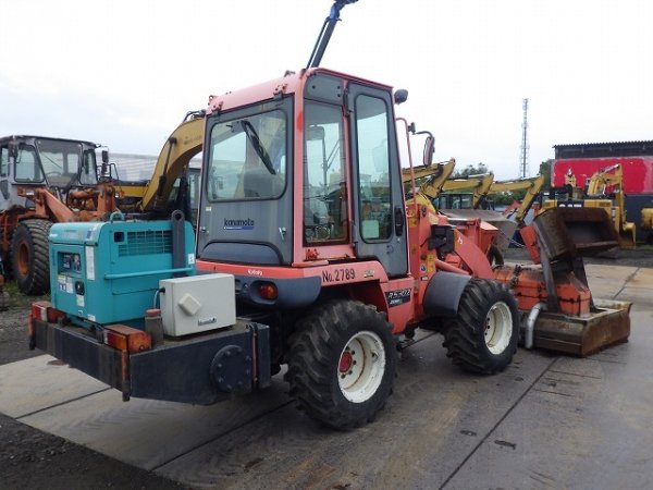 KUBOTA R530Z ★ Loader(Crawled/Wheeled) ★ CAB, MIYAMOTO Road Heater(MH320ミニ), Piping, w/Counter weight & Bucket, 建機工譲渡書 - Image 5