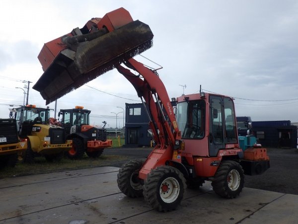 KUBOTA R530Z ★ Loader(Crawled/Wheeled) ★ CAB, MIYAMOTO Road Heater(MH320ミニ), Piping, w/Counter weight & Bucket, 建機工譲渡書 - Image 7