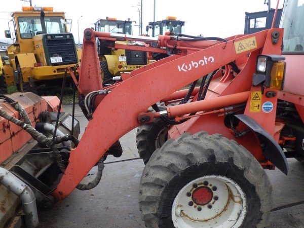 KUBOTA R530Z ★ Loader(Crawled/Wheeled) ★ CAB, MIYAMOTO Road Heater(MH320ミニ), Piping, w/Counter weight & Bucket, 建機工譲渡書 - Image 22