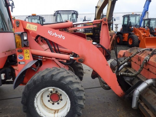 KUBOTA R530Z ★ Loader(Crawled/Wheeled) ★ CAB, MIYAMOTO Road Heater(MH320ミニ), Piping, w/Counter weight & Bucket, 建機工譲渡書 - Image 23