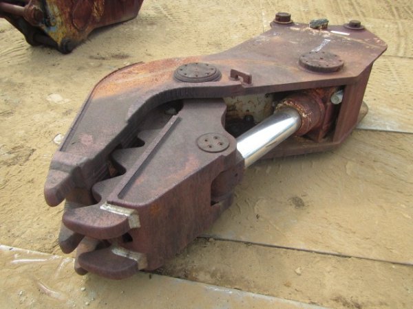 FURUKAWA SECONDARY-CRUSHER ★ Parts & Attachment ★ Operation Not Confirmed and also not checked Damage and Missing parts 動作未確認、また目視での破損・欠品も確認していない - Image 3