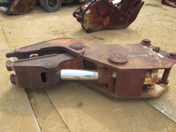 FURUKAWA SECONDARY-CRUSHER ★ Parts & Attachment ★ Operation Not Confirmed and also not checked Damage and Missing parts 動作未確認、また目視での破損・欠品も確認していない - Image 6
