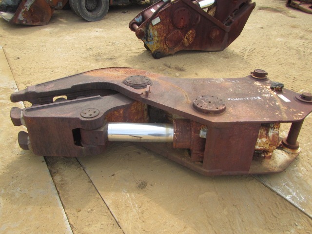 FURUKAWA SECONDARY-CRUSHER ★ Parts & Attachment ★ Operation Not Confirmed and also not checked Damage and Missing parts 動作未確認、また目視での破損・欠品も確認していない