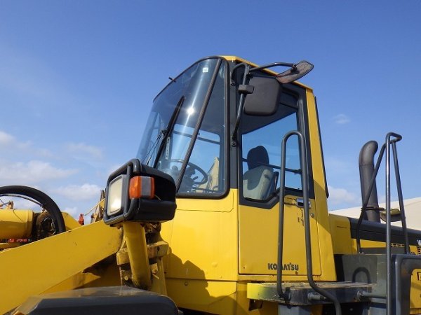 KOMATSU WA300-3E ★ Loader(Crawled/Wheeled) ★ ROPS CAB, A/C - Image 3