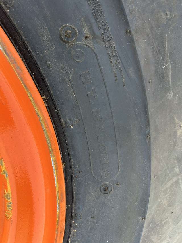 TIRE_ZW220-6_1pc ★ Parts & Attachment ★ 23.5-25-16PR w/RIM, UnUSED 未使用品
