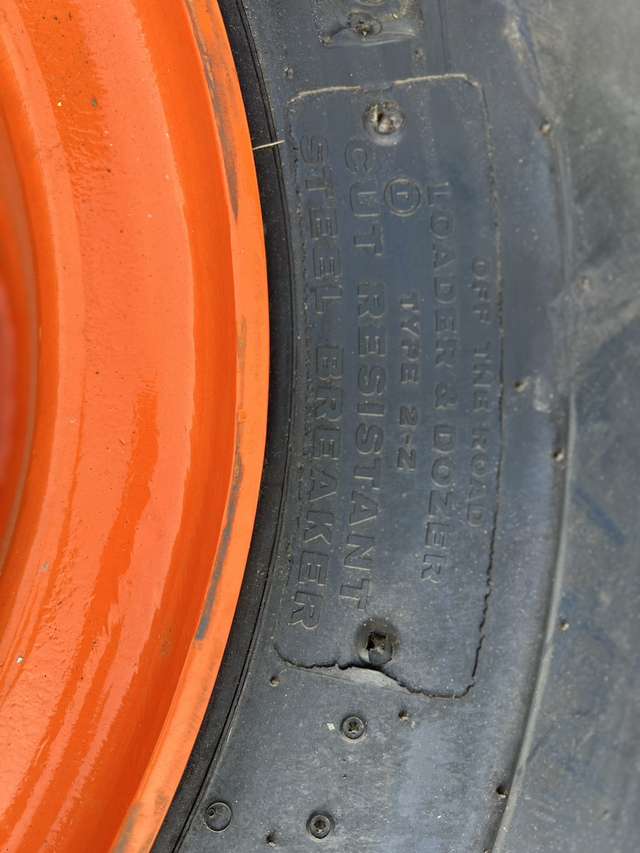 TIRE_ZW220-6_1pc ★ Parts & Attachment ★ 23.5-25-16PR w/RIM, UnUSED 未使用品