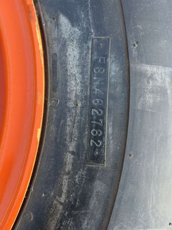 TIRE_ZW180-6_1pc ★ Parts & Attachment ★ 20.5-25-16PR w/ RIM, UnUSED 未使用品 - Image 17