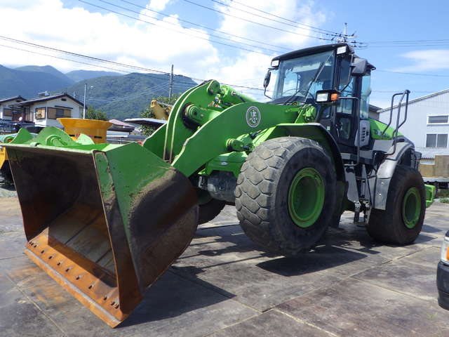 HITACHI ZW220-5B ★ Loader(Crawled/Wheeled) ★ CAB, BKT, A/C, Urethane Filled Tires