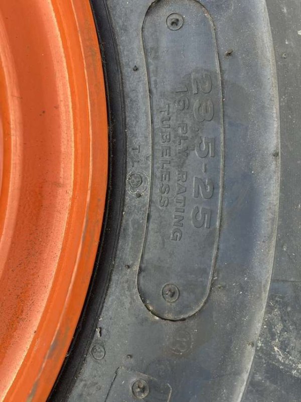 TIRE_ZW220-6_1pc ★ Parts & Attachment ★ 23.5-25-16PR w/RIM, UnUSED 未使用品 - Image 10