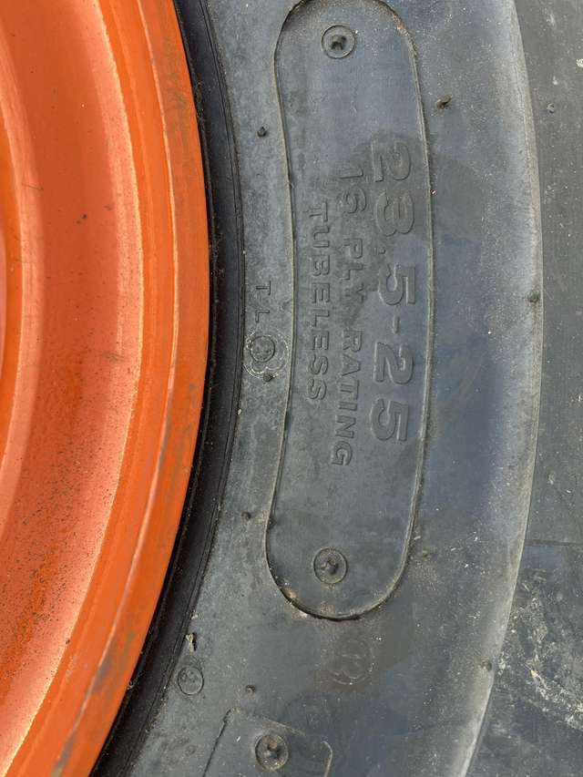 TIRE_ZW220-6_1pc ★ Parts & Attachment ★ 23.5-25-16PR w/RIM, UnUSED 未使用品