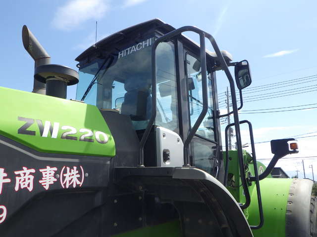 HITACHI ZW220-5B ★ Loader(Crawled/Wheeled) ★ CAB, BKT, A/C, Urethane Filled Tires