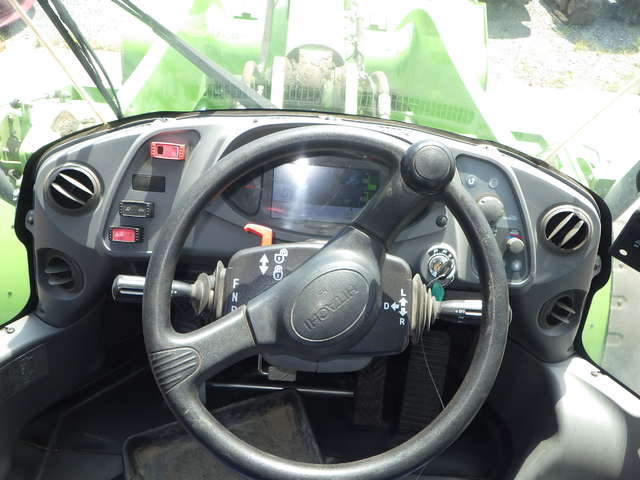 HITACHI ZW220-5B ★ Loader(Crawled/Wheeled) ★ CAB, BKT, A/C, Urethane Filled Tires