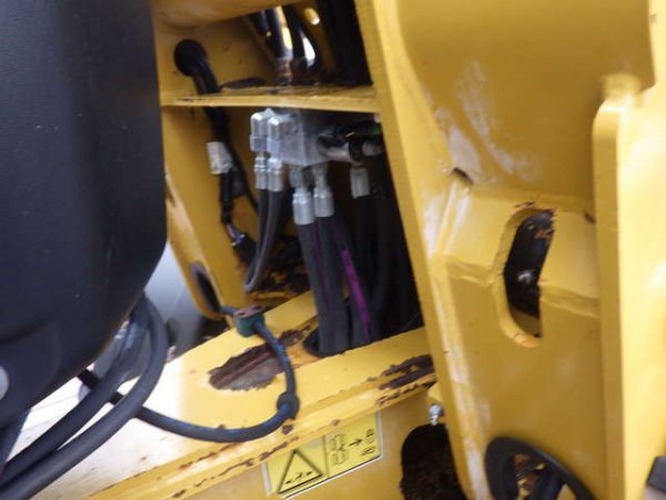 CAT 907M ★ Loader(Crawled/Wheeled) ★ CAB, Piping, Quick Coupler, w/o Bucket - изображение 24