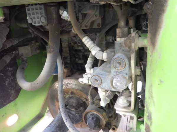 HITACHI ZW220-5B ★ Loader(Crawled/Wheeled) ★ CAB, BKT, A/C, Urethane Filled Tires - Image 32