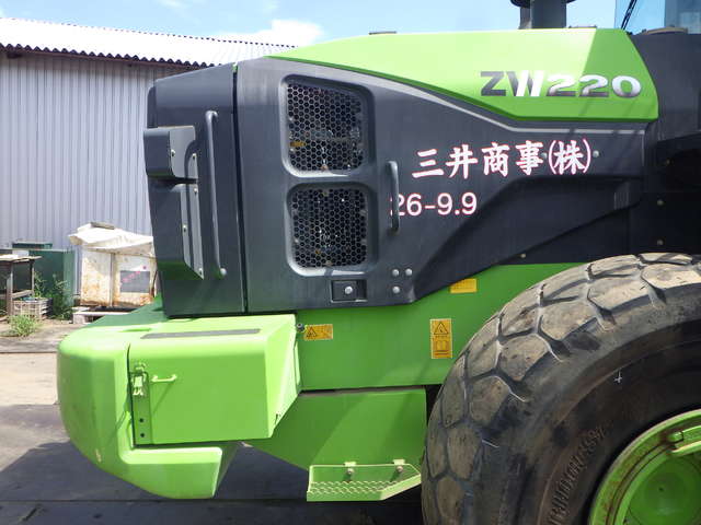 HITACHI ZW220-5B ★ Loader(Crawled/Wheeled) ★ CAB, BKT, A/C, Urethane Filled Tires