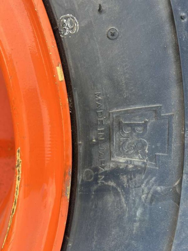 TIRE_ZW180-6_1pc ★ Parts & Attachment ★ 20.5-25-16PR w/ RIM, UnUSED 未使用品 - Image 9