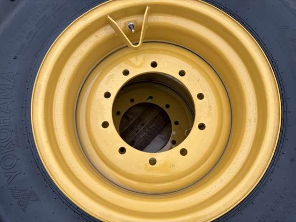 YOKOHAMA TIRE_4pcs ★ Parts & Attachment ★ Unused, 16.9-24-10PLY, w/Rim, for 910(lcurrent model) - Image 6