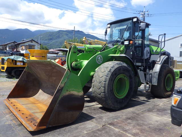 HITACHI ZW220-5B ★ Loader(Crawled/Wheeled) ★ CAB, BKT, A/C, Urethane Filled Tires