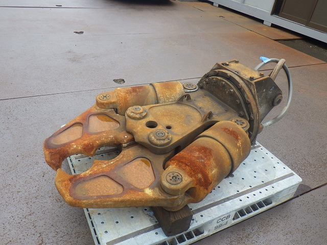 TOKU PRIMARY_CRUSHER_0.2m3 ★ Parts & Attachment ★ Not checked operation & availability of missing parts 動作及び欠品の有無未確認