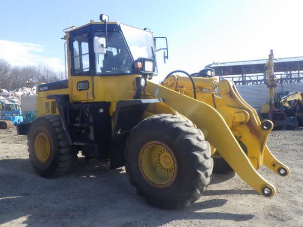 KOMATSU WA350-3E ★ Loader(Crawled/Wheeled) ★ Blade, CAB, Piping, A/C - Image 4