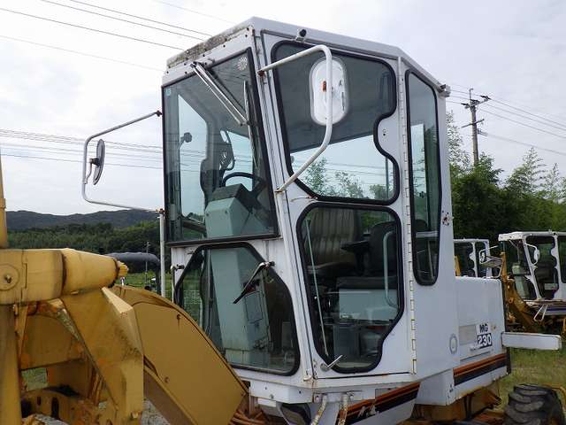 MITSUBISHI MG230 ★ Road Equipment ★ CAB, Scarifer