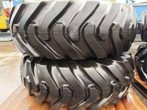 YOKOHAMA TIRE_4pcs ★ Parts & Attachment ★ Unused, 16.9-24-10PLY, w/Rim, for 910(lcurrent model) - Image 3