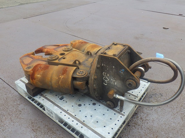 TOKU PRIMARY_CRUSHER_0.2m3 ★ Parts & Attachment ★ Not checked operation & availability of missing parts 動作及び欠品の有無未確認
