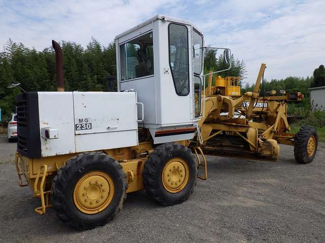 MITSUBISHI MG230 ★ Road Equipment ★ CAB, Scarifer