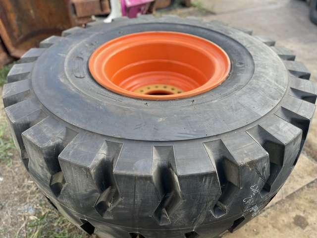 TIRE_ZW220-6_1pc ★ Parts & Attachment ★ 23.5-25-16PR w/RIM, UnUSED 未使用品