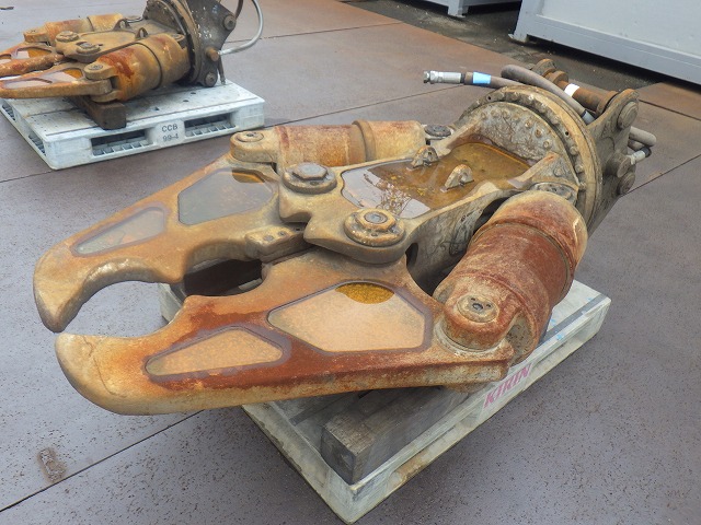 TOKU PRIMARY_CRUSHER_0.3m3 ★ Parts & Attachment ★ Not checked operation & availability of missing parts 動作及び欠品の有無未確認