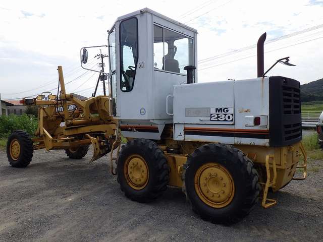 MITSUBISHI MG230 ★ Road Equipment ★ CAB, Scarifer