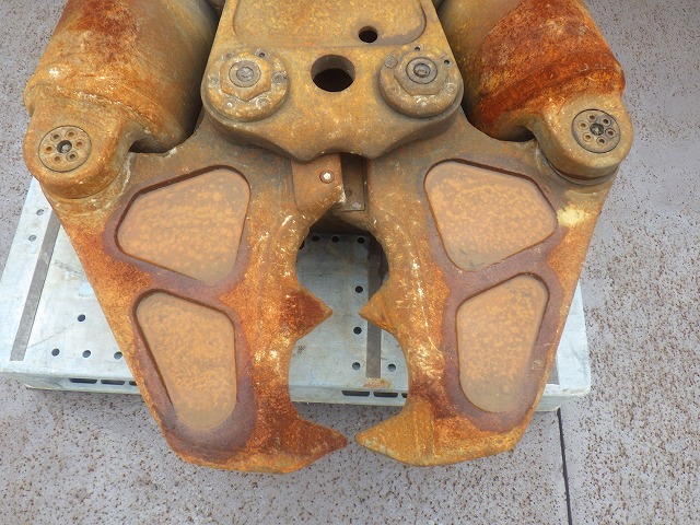 TOKU PRIMARY_CRUSHER_0.2m3 ★ Parts & Attachment ★ Not checked operation & availability of missing parts 動作及び欠品の有無未確認